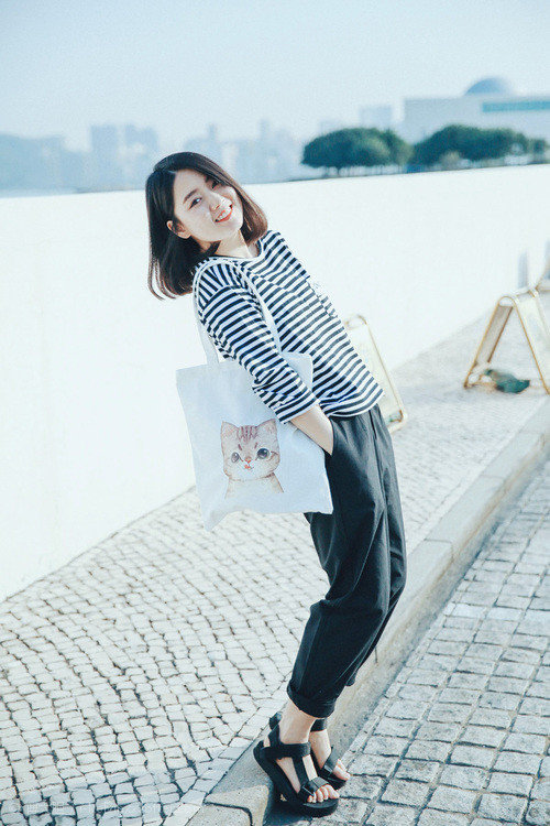 爱游戏娱乐网址-摩洛哥传统马术赛事“Sinjska Alka”在2024年成功举办，吸引众多观众参与。